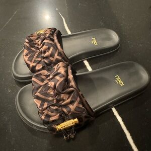 Fendi Illusion Slides Size 36